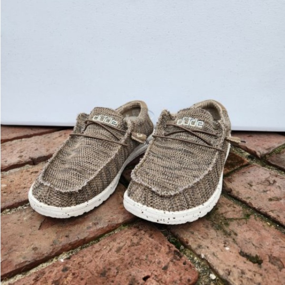 Hey Dudes. Size 9.5